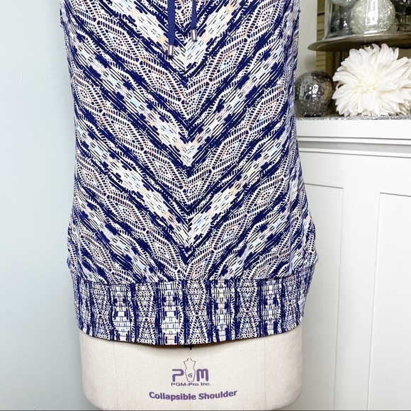 White House Black Market Chevron Tie Front Sleeveless Blouse Blue & White - Picture 6 of 12